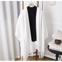 Szal z frędzlami biały